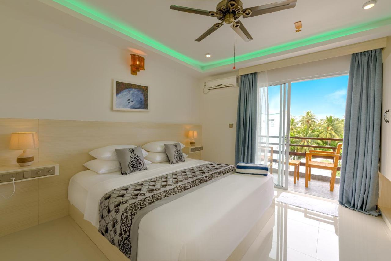Grand Beach Dhigurah Dhigurah  Esterno foto
