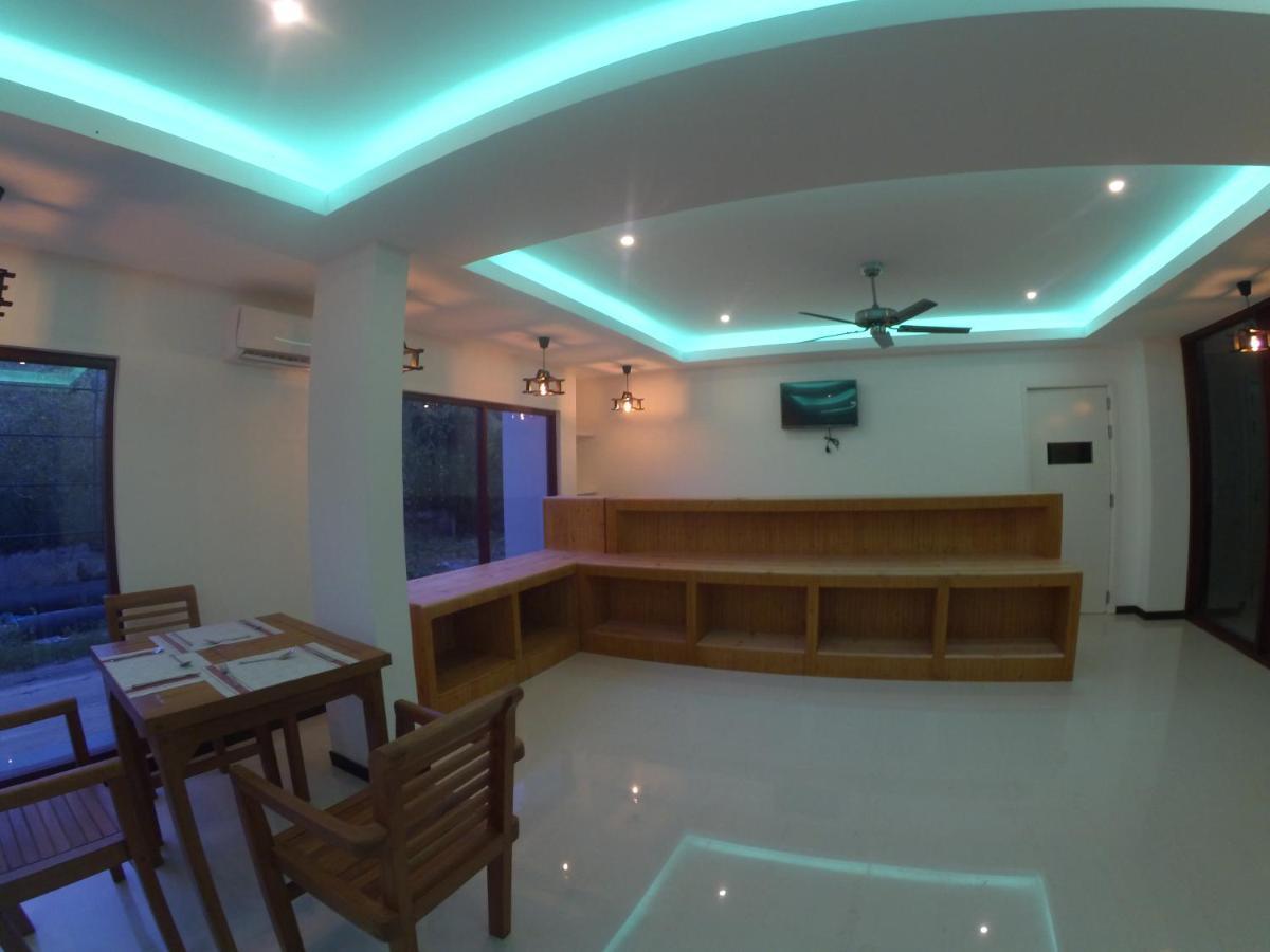 Grand Beach Dhigurah Dhigurah  Esterno foto