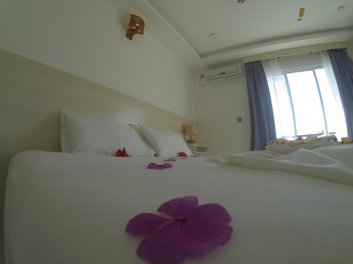 Grand Beach Dhigurah Dhigurah  Esterno foto