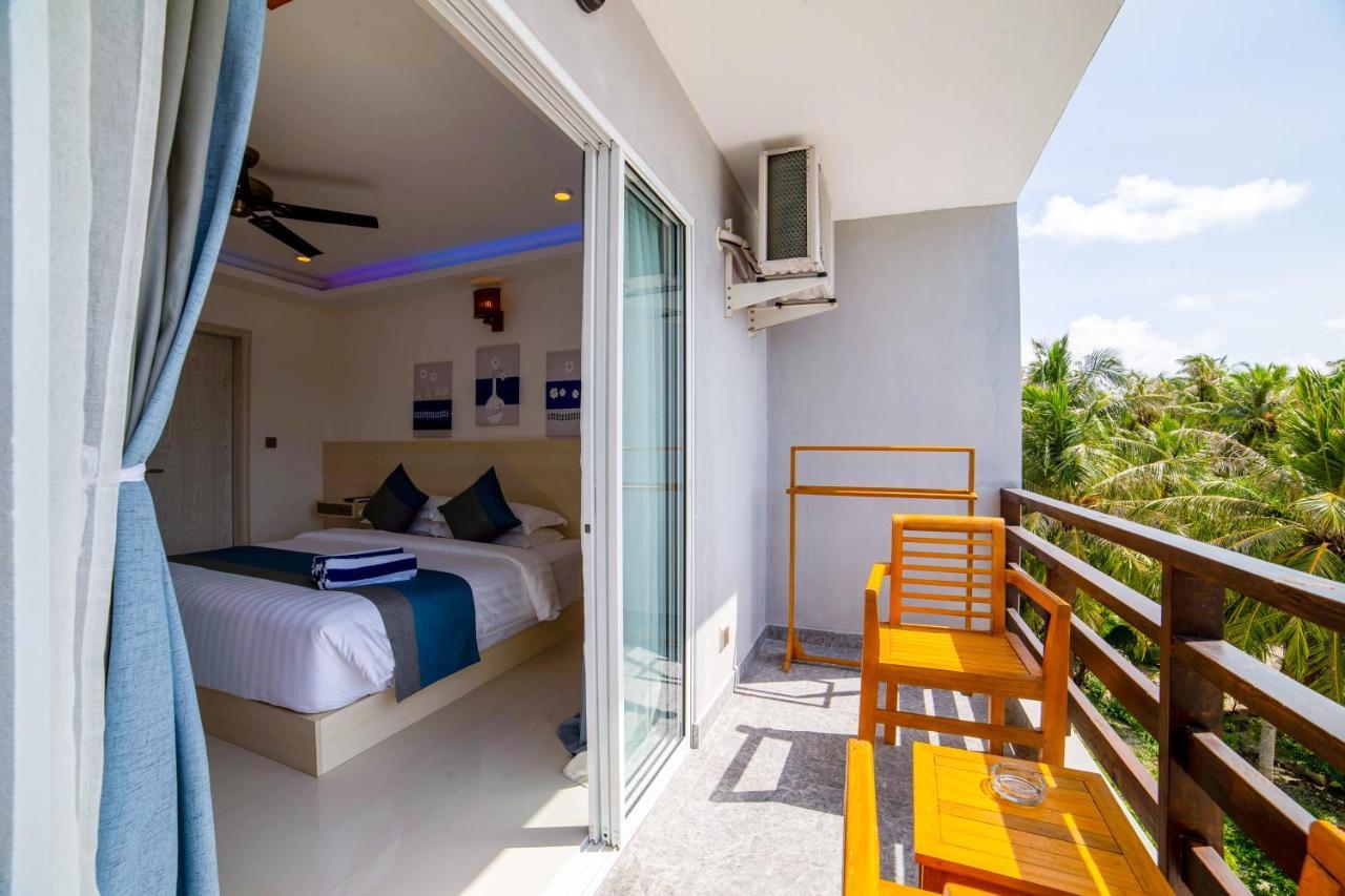 Grand Beach Dhigurah Dhigurah  Esterno foto
