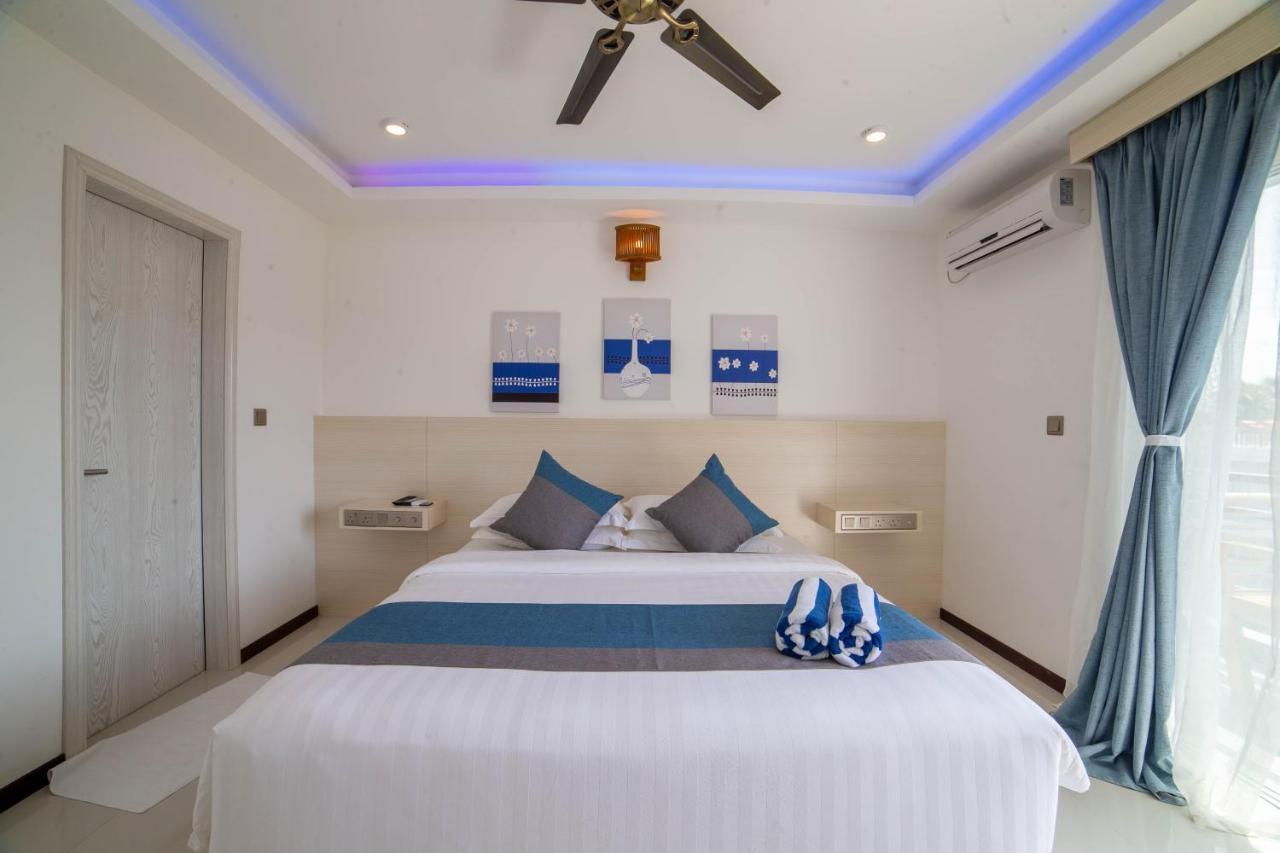 Grand Beach Dhigurah Dhigurah  Esterno foto